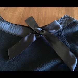 Bow accent long sleeve boatneck